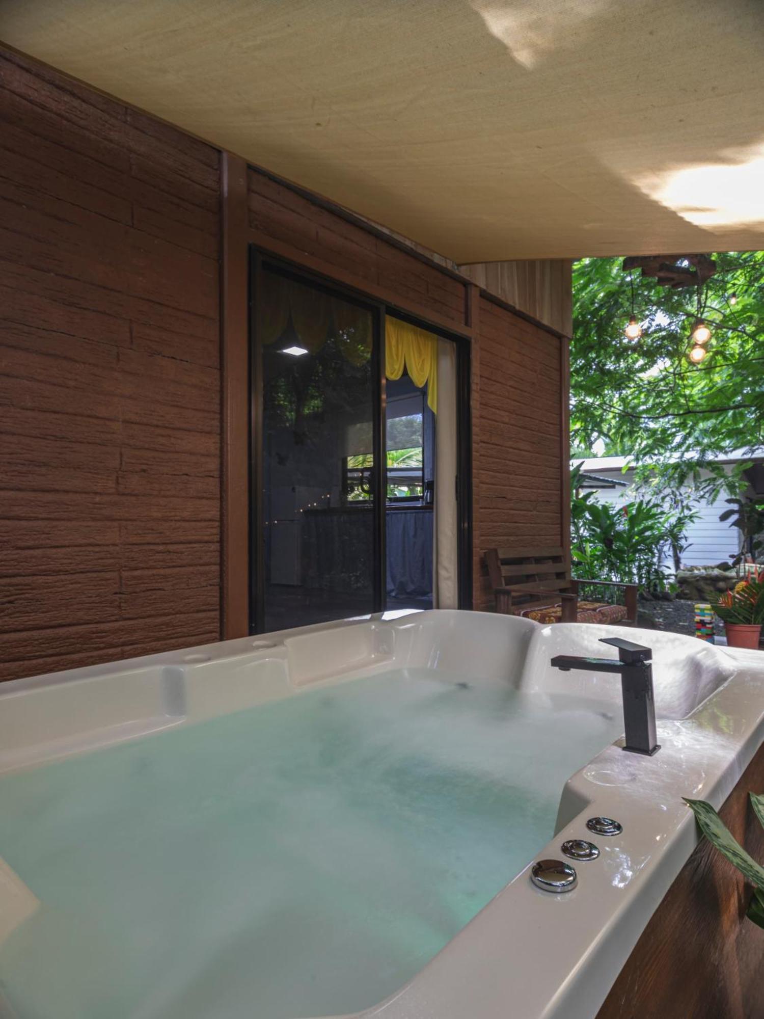 The Frog House * La Fortuna